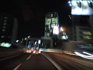 六本木ヒルズ。首都高は夜景がきれいです。この時は首都低速でした・・ CA3A0026.jpg