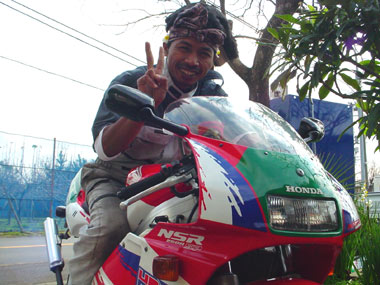オカマバイクとアグンアリのツーショット DSC05610.jpg