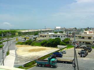 嘉手納の街 DSC09798.jpg